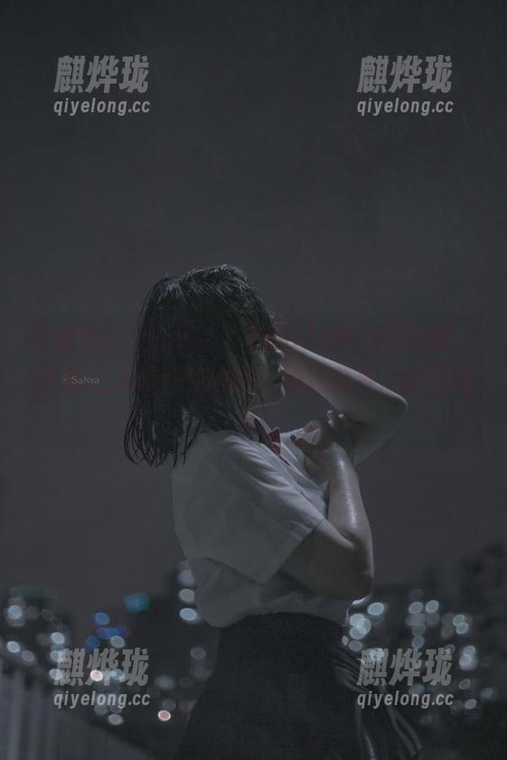 在线看Mimmi(밈미)的DJAWA游泳课，图集让人忍不住想问：她这是要...学游吗？