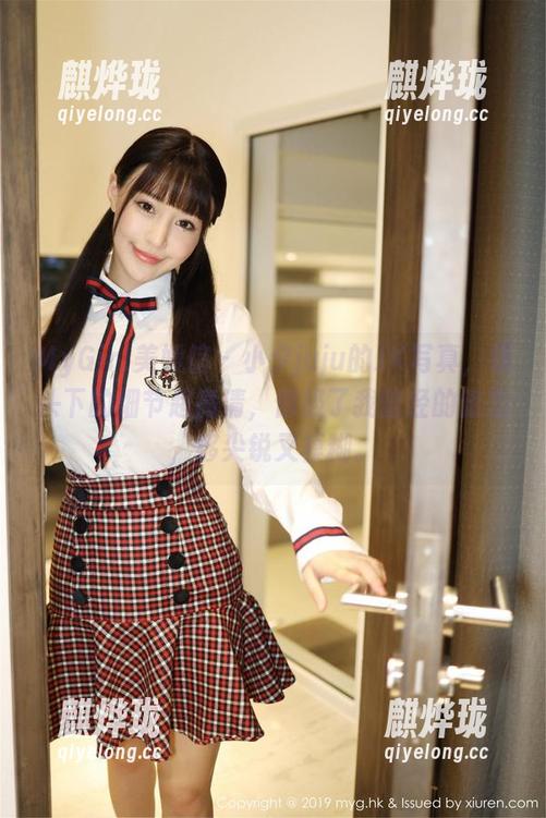 MyGirl美媛馆 - 小夕juju的JK写真，镜头下的细节超高清，像极了我曾经的暗恋，够尖锐又模糊。