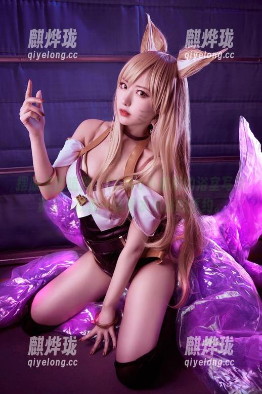 Shika小鹿鹿 摆脱尘世喧嚣,Shika小鹿鹿的浴室写真资源,就像一场跟水沐浴的誓约。