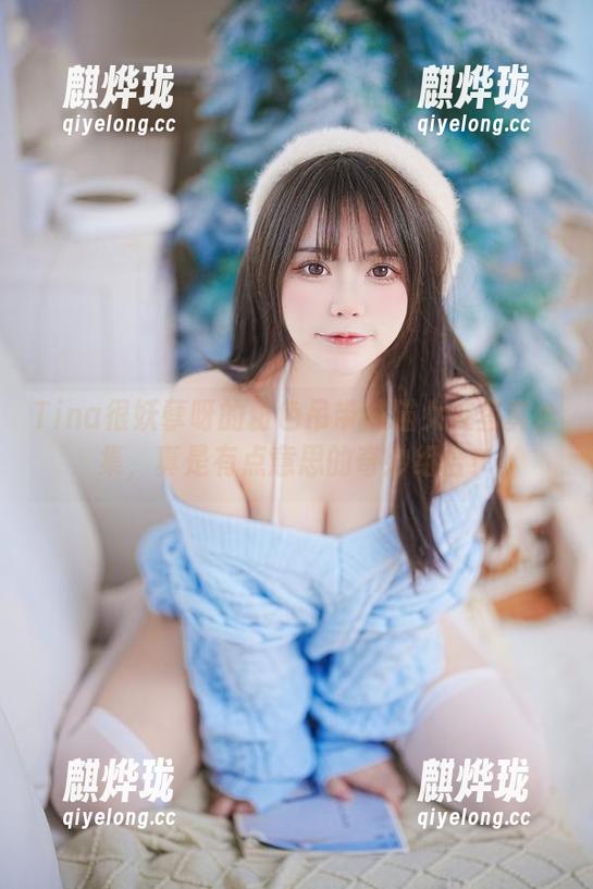Tina很妖孽呀的粉色吊带袜猫女友写真合集，真是有点意思的奇妙组合！