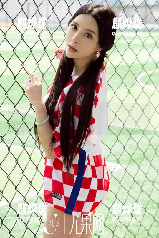 UGirls尤果网-颜美汐 UGirls尤果网 - “随着颜美汐一起走进女孩的第三个维度,写真可不止一框”。
