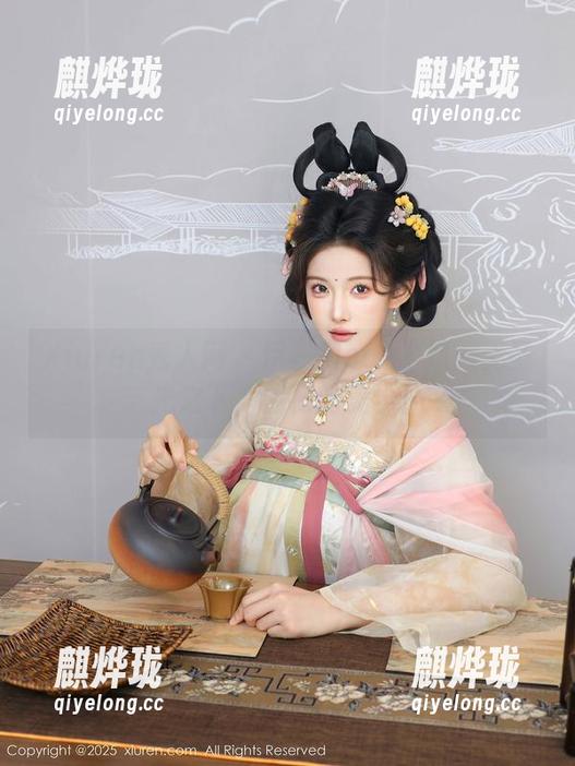 Xiuren秀人网 - 伊一Moon学姐：无圣光之下，隐秘的美学！