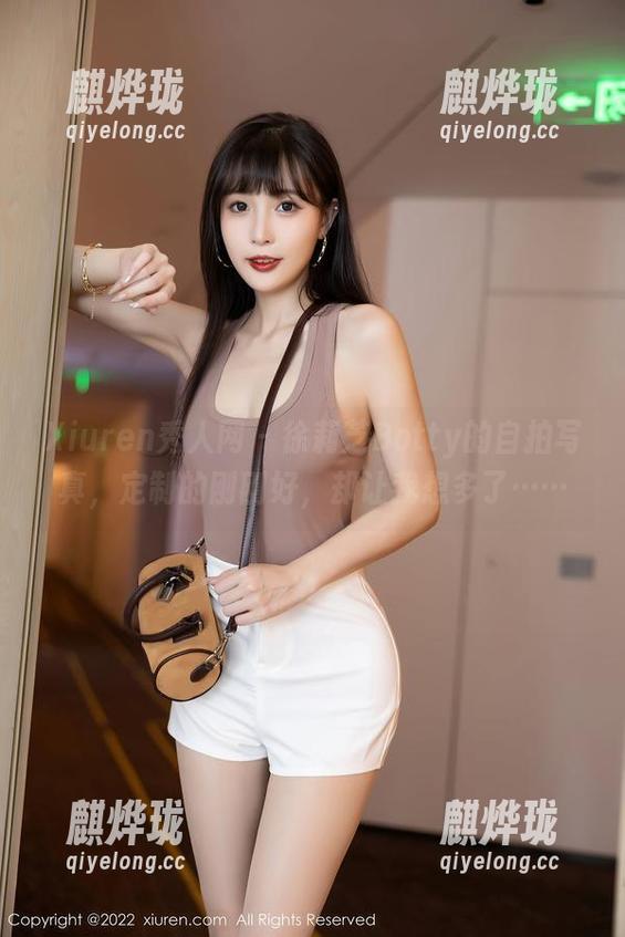 Xiuren秀人网-徐莉芝Botty Xiuren秀人网 - 徐莉芝Botty的自拍写真,定制的刚刚好,却让我想多了……