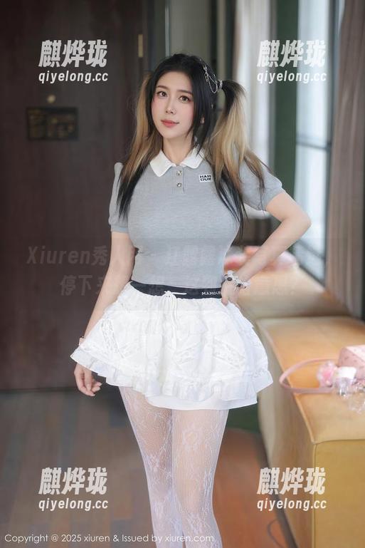 Xiuren秀人网 - 江露露泳装写真精选，停下来想一想，这到底啥意思？