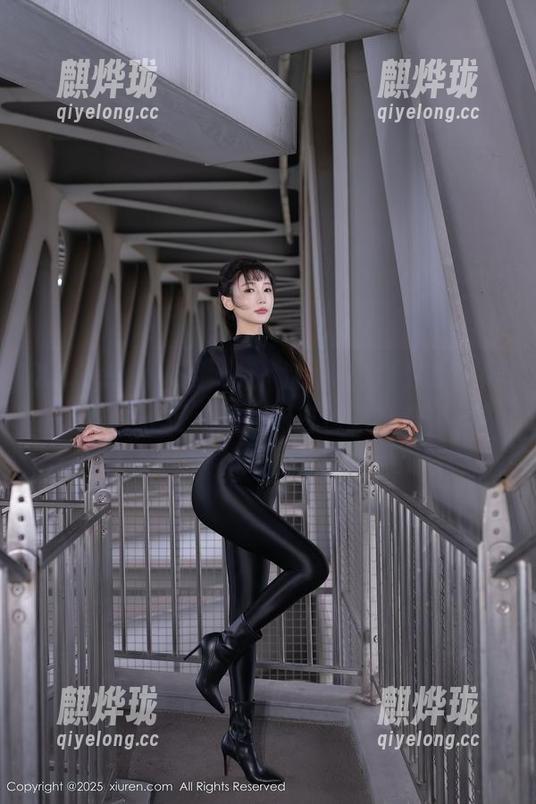 Xiuren秀人网 - 欸，沈蜜桃off穿护士服，正好点燃我对白色的迷恋