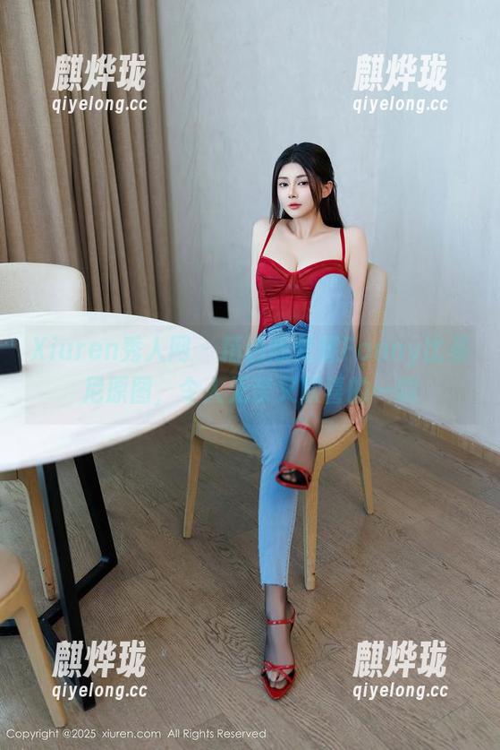 Xiuren秀人网 - 精选陈梵妮Fanny比基尼原图，令人无奈又欣喜的一瞬