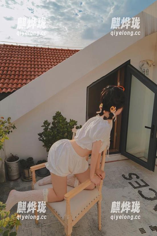 我要把fushii_海堂的女孩装进我的壁纸，敢吗？