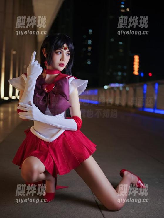 一米八的大梨子的黑色美图合集：鬼畜还是性感，我也不知道