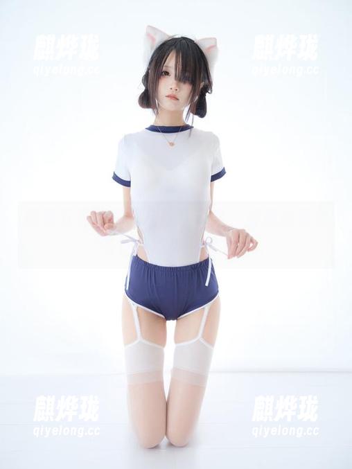 探索五更百鬼的灰丝写真集，资源库里总有让人意外的地方。