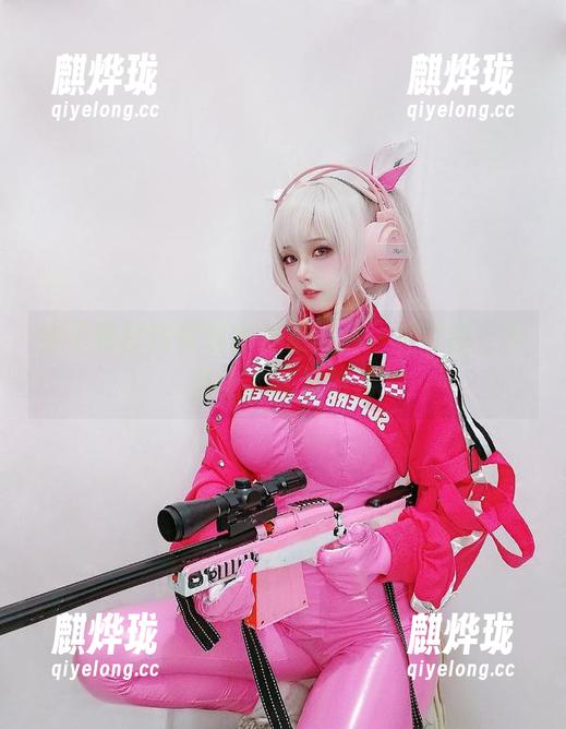 凛子酱在线展现比基尼的另一种可能，作品让人瞠目结舌