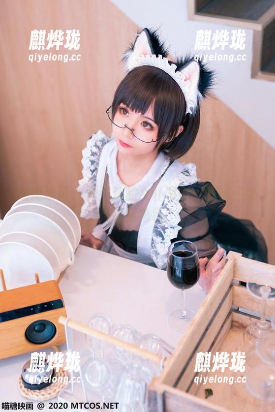 喵糖映画 - 蠢沫沫的女仆写真：到底是演员还是角色？