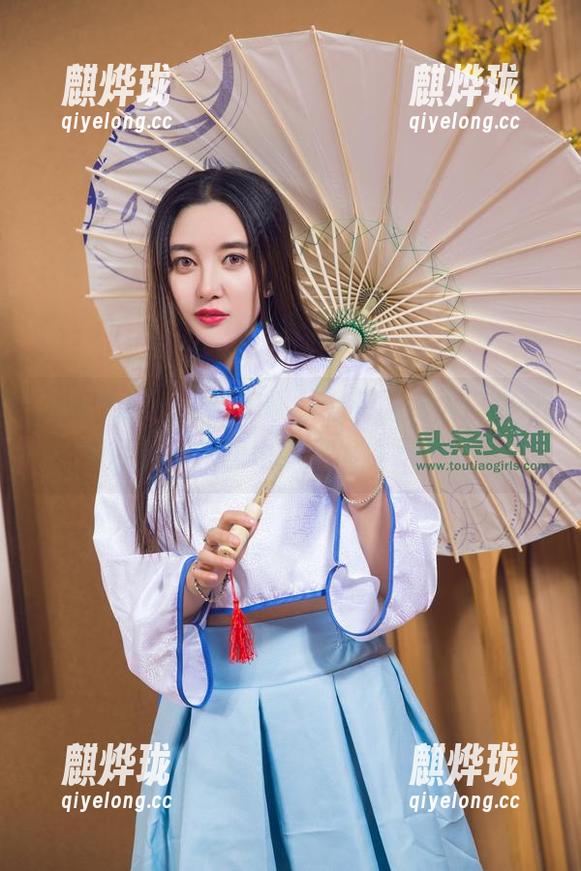 头条女神-尹菲 头条女神 - 来啊来啊,最新图库大门敞开,尹菲在旗袍里也能穿出打嗝的节奏!