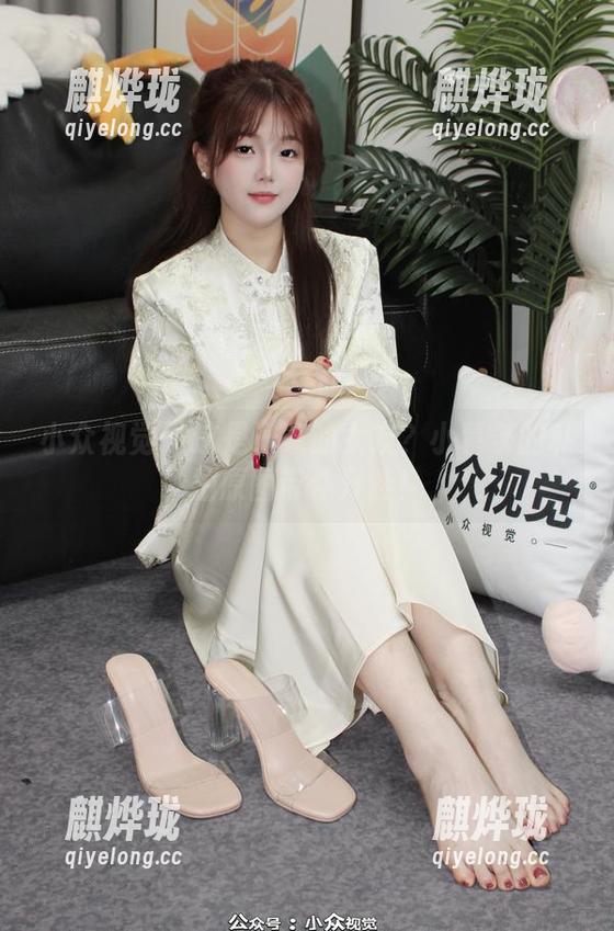 小众视觉 - 这是谁家的女友？小薯条的私拍原图带你开挂！