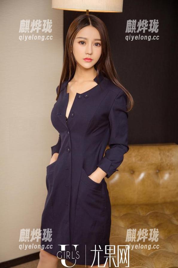 尤果网-韩乐优 尤果网 - 学妹教你如何美图上天,韩乐优在旁边摇头不已。