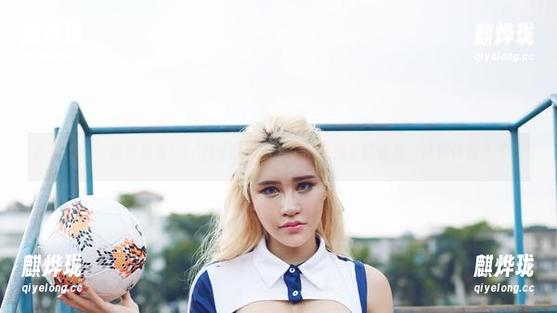 尤物馆-Luffy菲菲 尤物馆 - 一起来观看:Luffy菲菲的蕾丝吊袜兔女郎合集,让你怀疑人生!