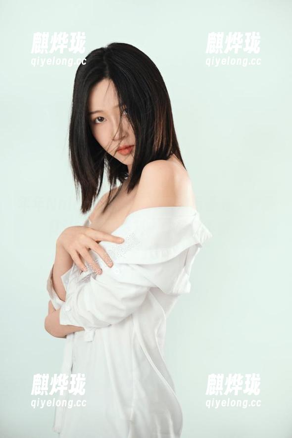 年年Nnian 年年Nnian的泳装,尽管没有圣光,却照样让人瑟瑟发抖,作品真不错。