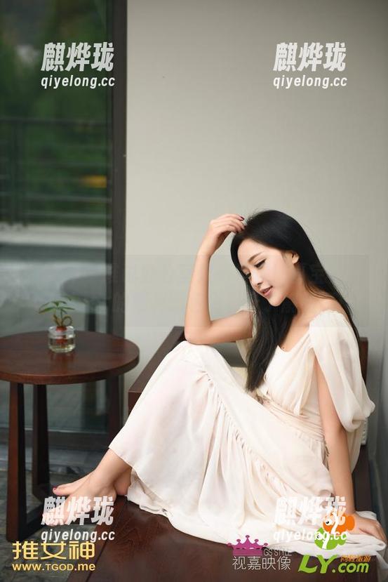 推女神-嘉宝贝儿Vetiver 推女神 - 谁说办公室只有枯燥!嘉宝贝儿Vetiver的福利图包为你开了扇新门!