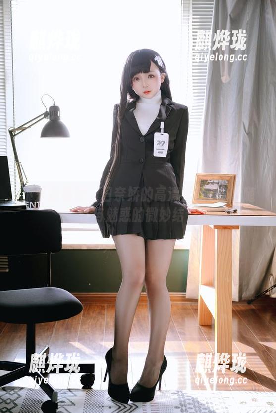 日奈娇 不只是棉袜:日奈娇的高清套图è致郁随性与魅惑的微妙结合