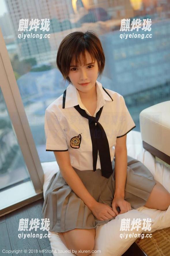 模范学院-南晓梦 模范学院 - 南晓梦在少女写真中,究竟洒下了多少青春的碎片?