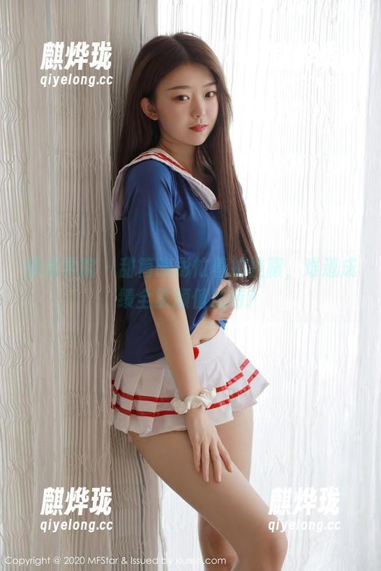 模范学院-甜筒晓彤 模范学院 - 甜筒晓彤忙着拍校服,难道成绩全靠颜值加持?