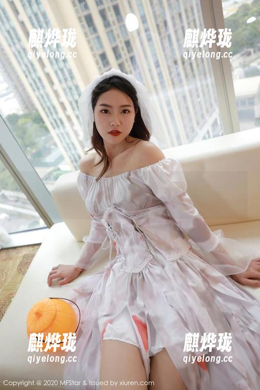 模范学院-许诺Sabrina 模范学院 - 许诺Sabrina的校服:这图册里难道真的有免费小惊喜吗?