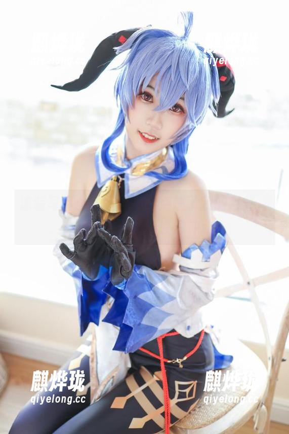 泳装写真：流年不停w点燃了我的目光，也把我丢回了年轻的冲动。