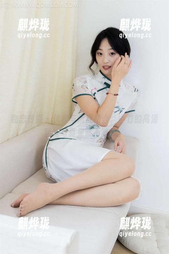 物恋传媒-小竹 物恋传媒 - 优雅与俏皮结合,小竹的高清学妹写真果然不简单。