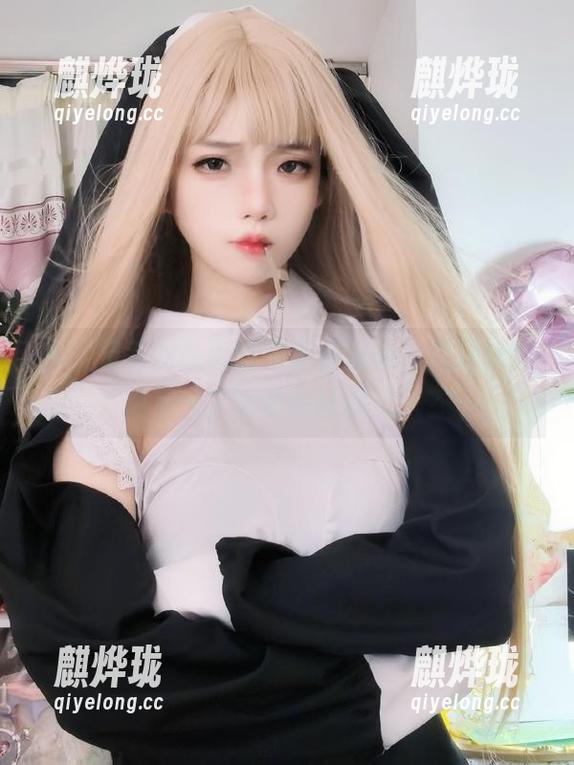 唉，又是狐玖玖的水手服合集，真想知道她下一次穿啥会让我上头？