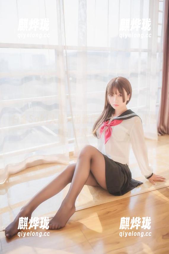 白金Saki大姐又出新作，JK美丝校服图集谁能顶得住？