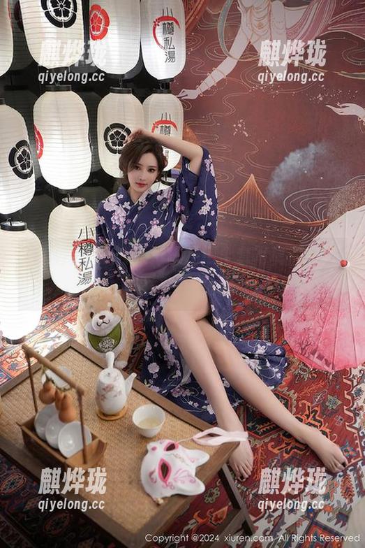 秀人网 - Cherry绯月樱全套写真：白丝美是一种’危险’
