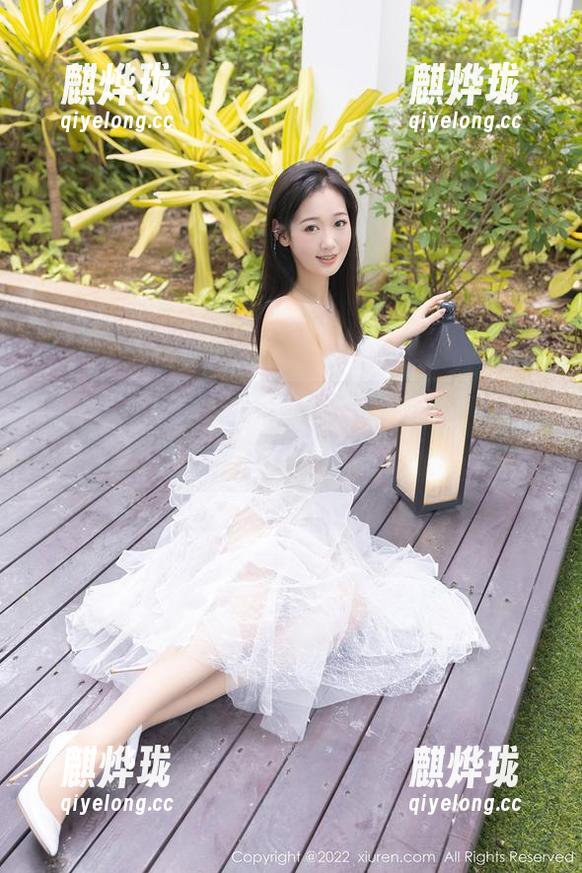 秀人网-大琪琪Emily 秀人网 - 心意装不下了,大琪琪Emily的空姐作品集等你来下载