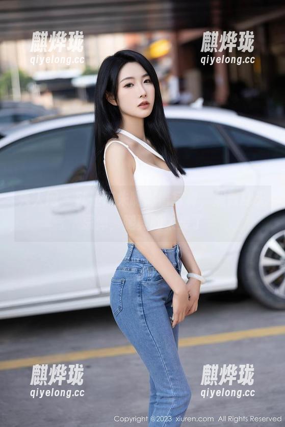 秀人网 - 就是阿朱啊高清写真，翘臀肆无忌惮，腿真的太美了