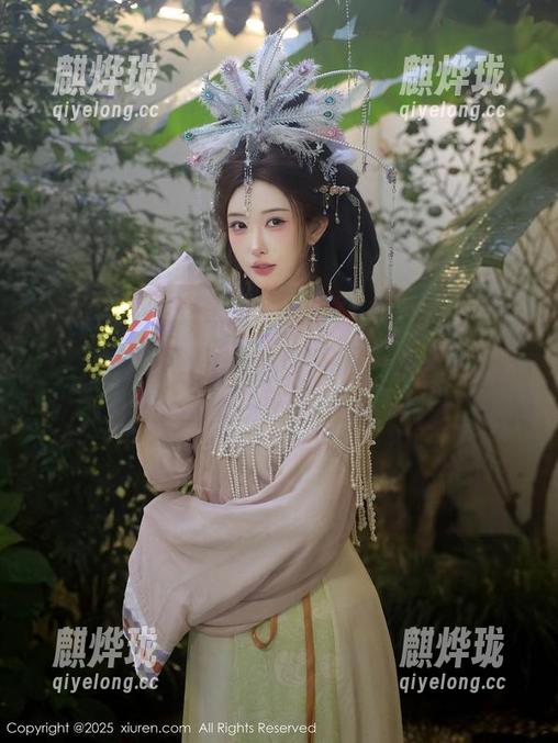 秀人网-星子柒kiki 秀人网 - 星子柒kiki女友作品集大揭秘!更新后有点不同哦~
