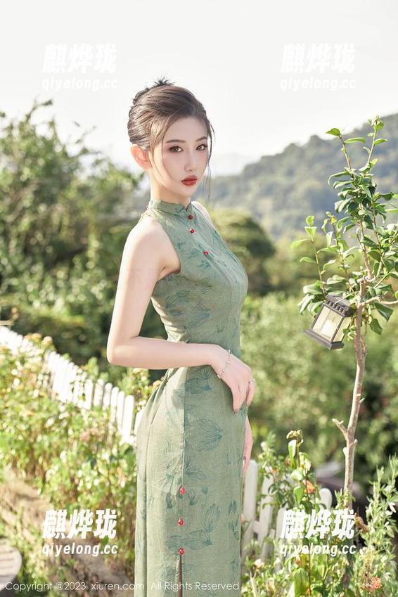 秀人网 - 这不是吃的，这是一场汁汁的肉丝合集！？