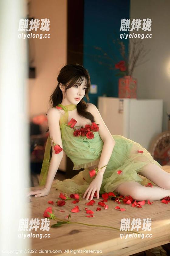 秀人网 - 就问你敢不敢？无圣光挑战谢小葱的泳装写真命名！