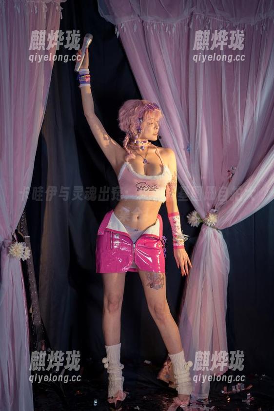 卡哇伊与灵魂出窍：秋和柯基图册自拍大集合！