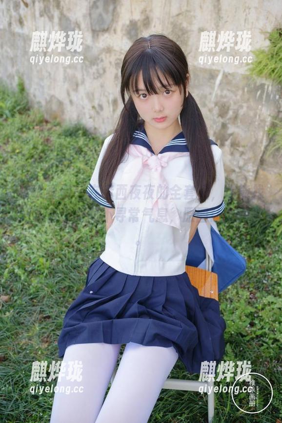 稚乖画册 - 在赤西夜夜的全套里，你能找到初音少女的不寻常气息，原图让人回神。