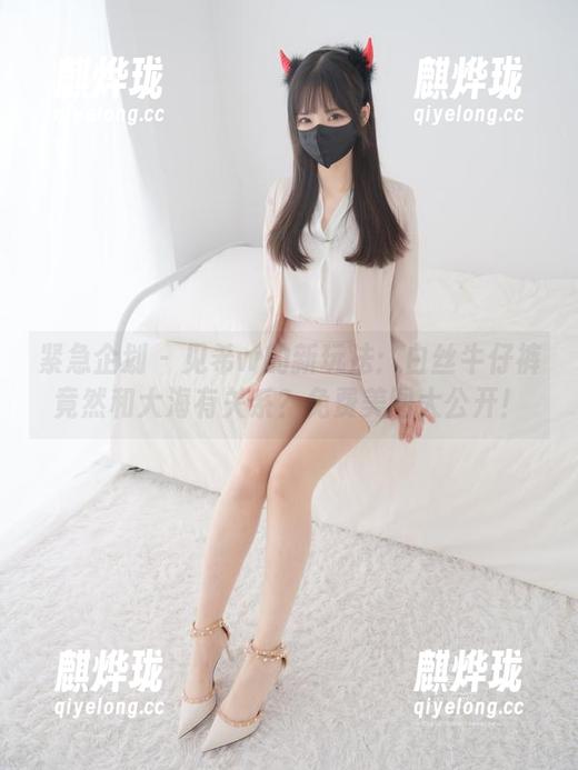 紧急企划-见希w 紧急企划 - 见希w的新玩法:白丝牛仔裤竟然和大海有关系?免费美图大公开!