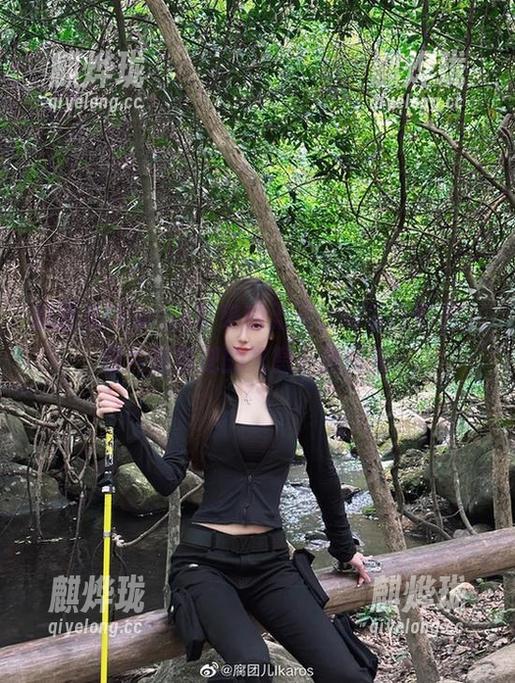 腐团儿Ikaros带来的无圣光阿尔托莉雅，图片里叛逆的气息扑面而来。
