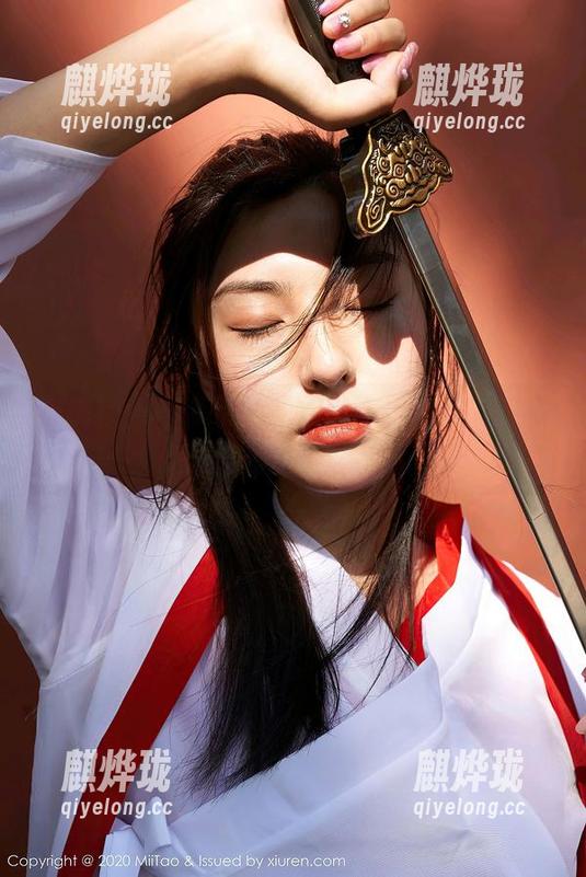 蜜桃社-木奈奈 蜜桃社 - 木奈奈的职业装在线,你能想象她在开会吗?