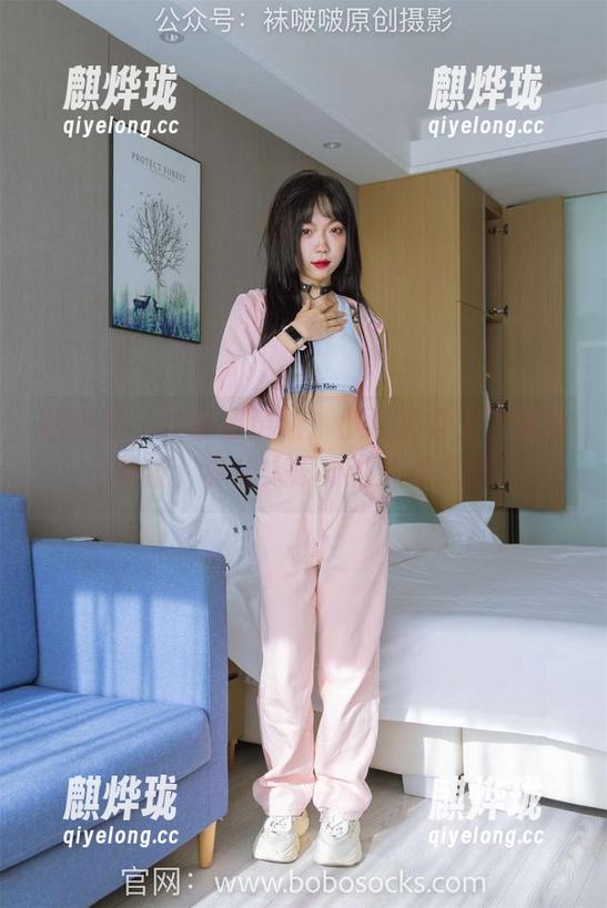 袜啵啵-小沫 袜啵啵 - 作品集更新:小沫又穿上了她的白棉袜,真让人忍不住多看几眼。