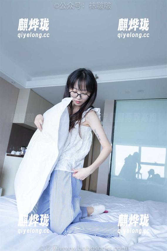 袜啵啵 - 原图在线！小淳穿着那两双高跟鞋，你不想赞叹吗？
