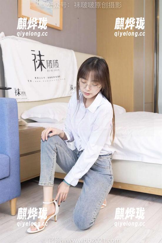 袜啵啵 - 砂糖的厚白丝花絮图集：原来这么多动作是为了给白丝拍首歌！