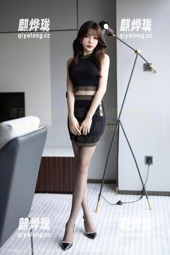 语画界-王馨瑶yanni 语画界 - 看着王馨瑶yanni的泳装写真,我真想直喊:这光影可是太迷了,我得找个人也试试。