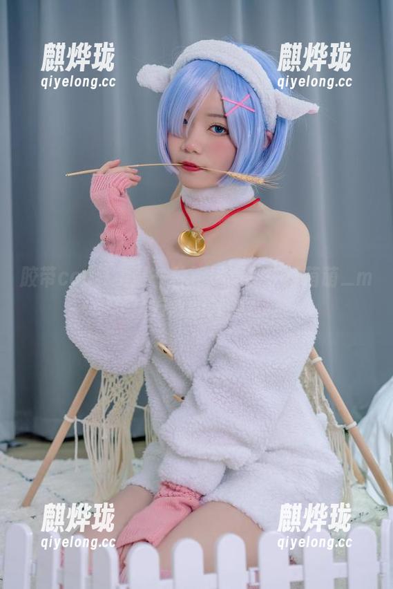 胶带cos其实是一种新风尚？铁打萌萌_moi是这方面的开创者吗？