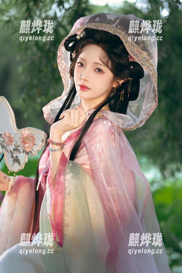 雯妹不讲道理的图库：恶魔大凤，想看她软萌与撩人的完美碰撞吗？