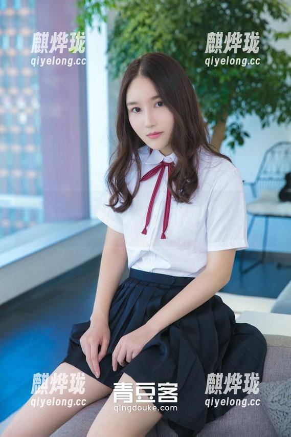青豆客-Ann尤美 青豆客 - 希望你们会喜欢这件免费原图,Ann尤美的套装让人忍不住想多看几眼。