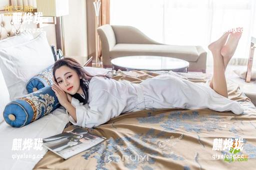 青豆客-汪佩妮Penny 青豆客 - 这是什么神仙连衣裙?汪佩妮Penny的最新写真更新让人明白,穿衣服也要另有所图。
