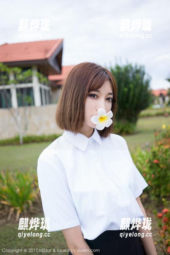 魅妍社-FoxYini孟狐狸 魅妍社 - FoxYini孟狐狸海边精选套图:她和海浪的互动简直是无声的对话,值了!